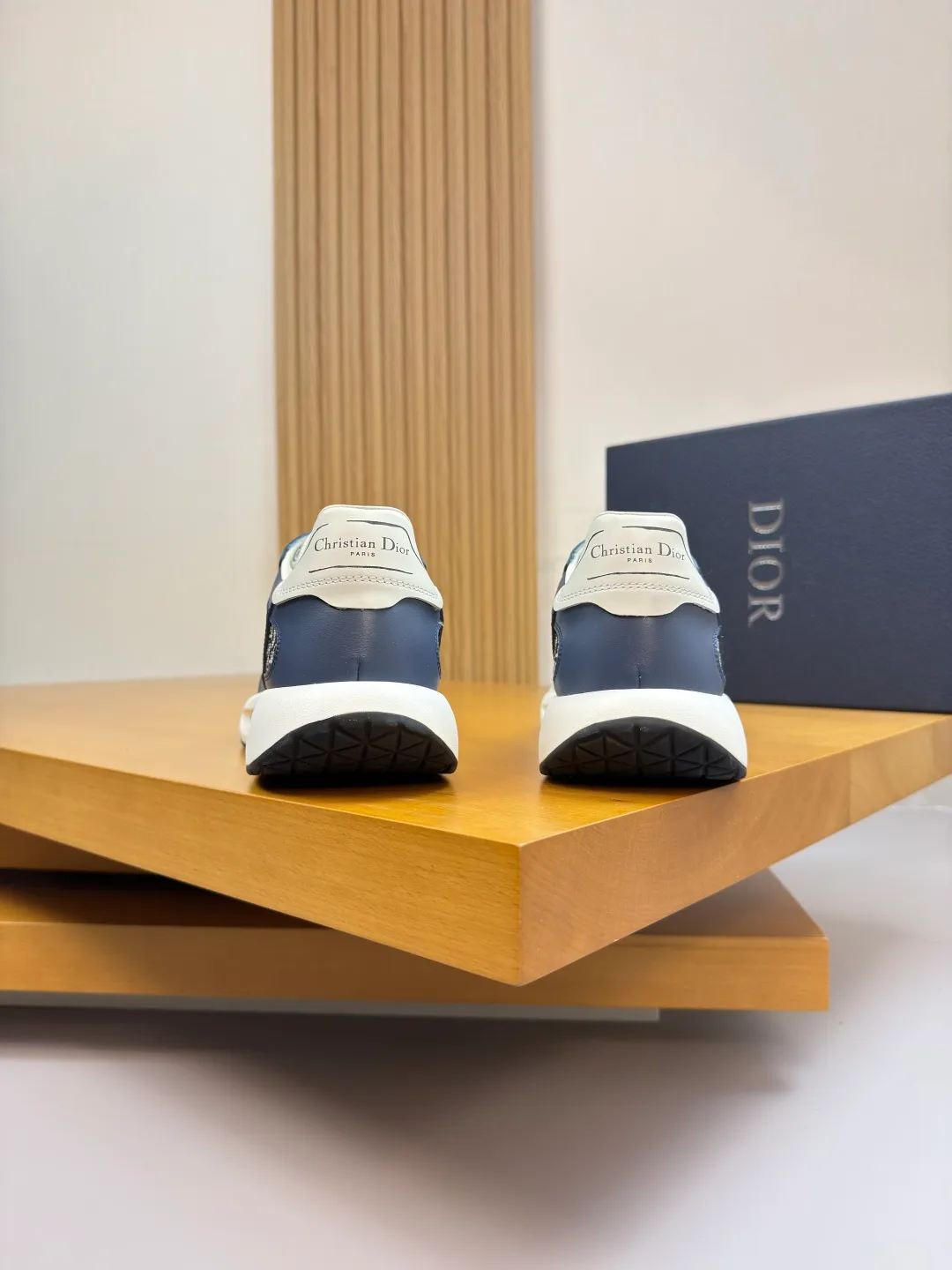 [Dior] Dior P780 men's shoes💰 - High-end quality original order·Casual sports shoes - Upper: 🔝Nappa calfskin, perforated calfskin, brand totem canvas cloth, tongue. Heel. Silk-printed high-frequency brand logo - Inner: water-dyed cowhide, foot pad; brand canvas - Outsole: ultra-light TPU. Rubber foam; two-color molded outsole -Ultra-high quality control·Fine workmanship: outstanding (high-end·nobility·grade) -Size: 39-44 (38, 45, can be customized)·DR0181